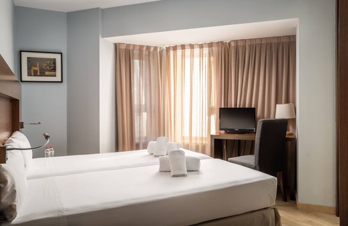 Collblanc y La Torrassa Hotel | Hotel Madanis Liceo