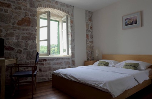 Prvic Luka Hotel | Hotel Maestral