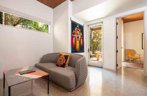 Travis Heights Hotel | Hotel Magdalena