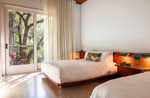 Travis Heights Hotel | Hotel Magdalena
