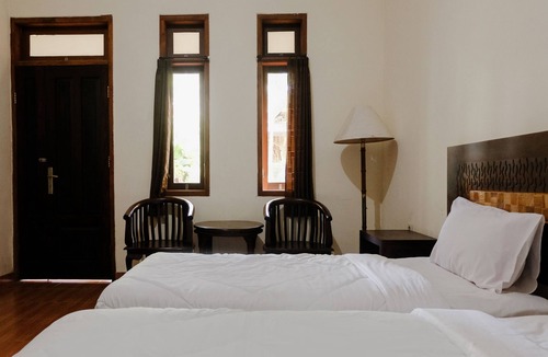 Kalipuro Hotel | Hotel Mahkota Plengkung