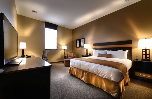 Brownstown Hotel | Hotel Maison Yakima Tapestry Collection by Hilton