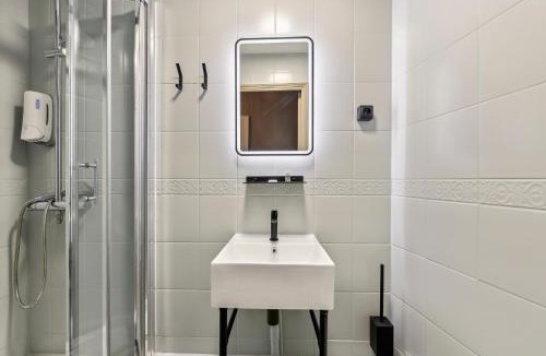 Saint-Vincent-de-Paul Hotel | Hotel Margot