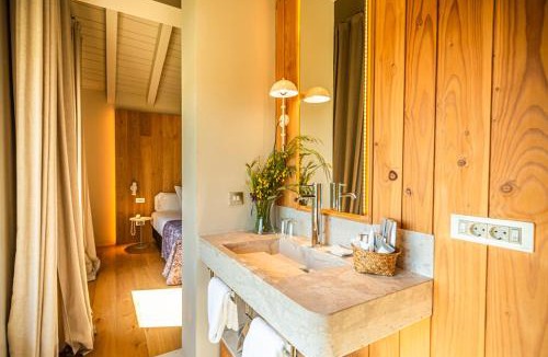 Avinyonet de Puigventos Hotel | Hotel Mas Bosch 1526