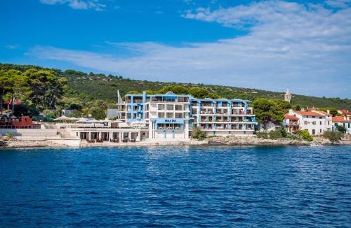 Bozava Hotel | Hotel Maxim