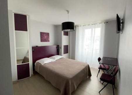 Saint-Jean-le-Vieux Hotel | Hotel Mendy