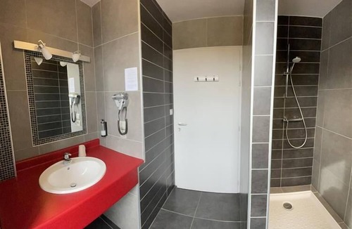 Saint-Jean-le-Vieux Hotel | Hotel Mendy