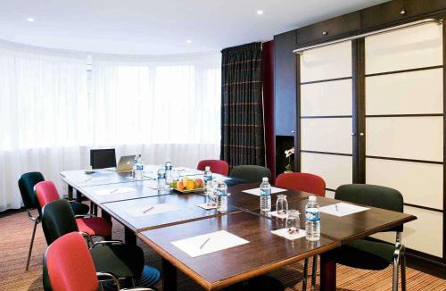 Cesson-Sevigne Hotel | Hotel Mercure Rennes Cesson