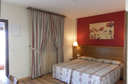 Milagros Hotel | Hotel Milagros Rio Riaza