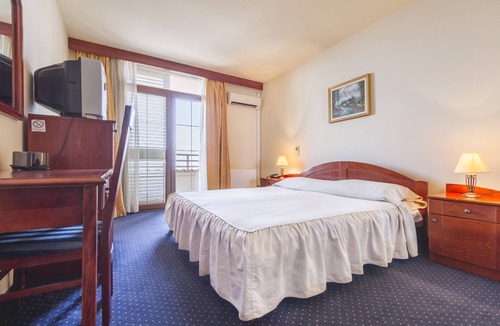 Njivice Hotel | Hotel Miramare Njivice