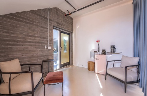 Logan Heights Hotel | Hotel Narcissus