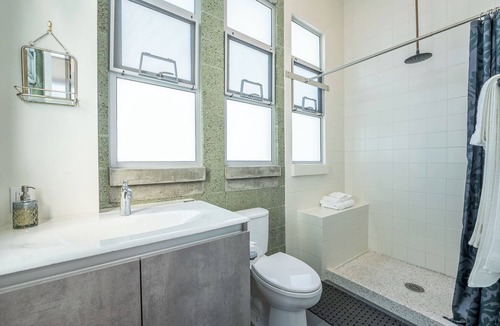 Logan Heights Hotel | Hotel Narcissus