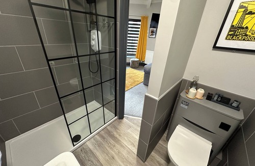 North Shore Hotel | Hotel Neon