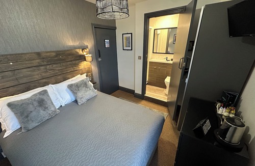 North Shore Hotel | Hotel Neon