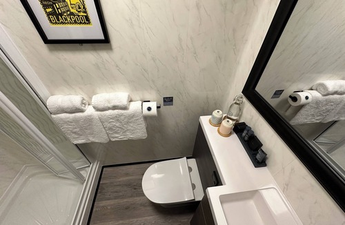 North Shore Hotel | Hotel Neon