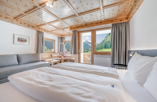Ravaisch Hotel | Hotel Nevada