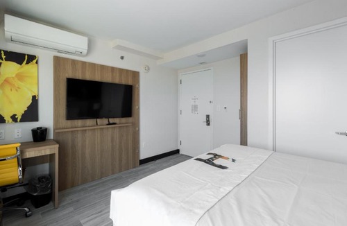 Queens Hotel | Hotel Ninety Five - JFK Airport