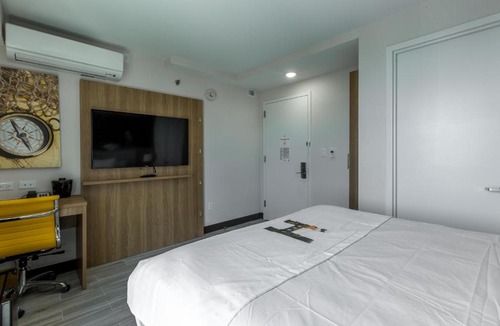 Queens Hotel | Hotel Ninety Five - JFK Airport