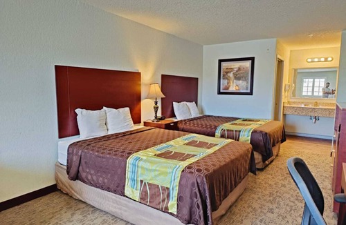 Pearsall Hotel | Hotel O Bien Venido Pearsall I-35