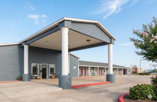 Pearsall Hotel | Hotel O Bien Venido Pearsall I-35