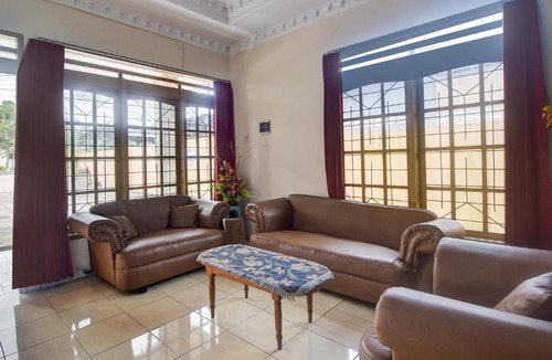 Tondano Hotel | Hotel O Borneo