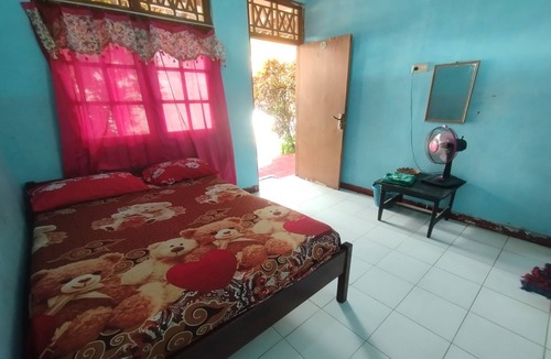 Kecamatan Narmada Hotel | Hotel O Dannis Homestay Near Musholla Al Istiqomah Terawangan