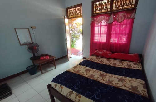 Kecamatan Narmada Hotel | Hotel O Dannis Homestay Near Musholla Al Istiqomah Terawangan
