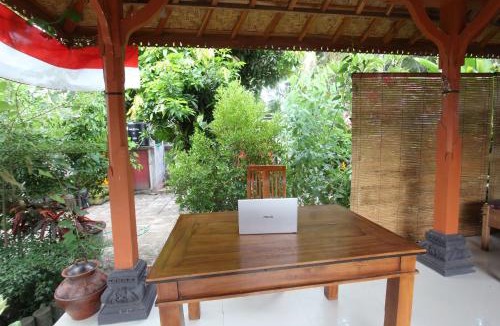 Kecamatan Montong Gading Hotel | Hotel O Dannis Homestay Near Musholla Al Istiqomah Terawangan