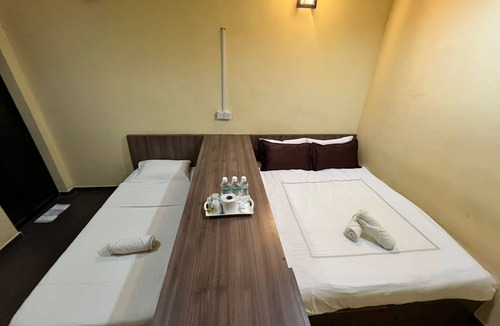 Kampung Kuala Parit Hotel | Hotel O Ezi Inn