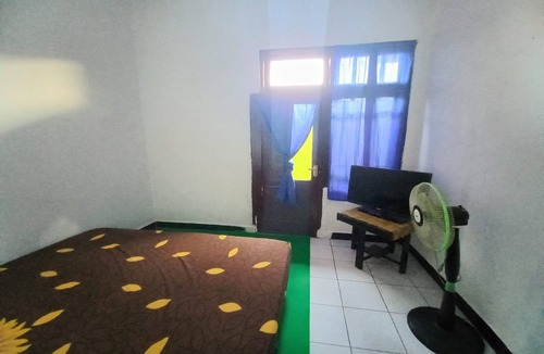 Pelabuhan Ratu Hotel | Hotel O Home Stay Syariah Habibie