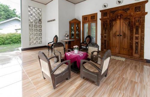 Kecamatan JONGGAT Hotel | Hotel O Homestay Bonjeruk Near Restoran Pawon 21 Bonjeruk
