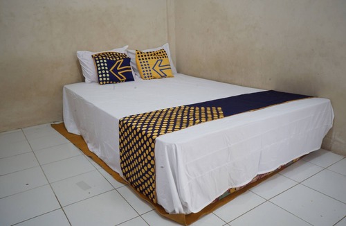 Genteng Hotel | Hotel O Hunian 99