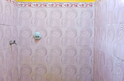 Rogojampi Hotel | Hotel O Kos Haji Jakfar SyariahNearPancoran mas 25