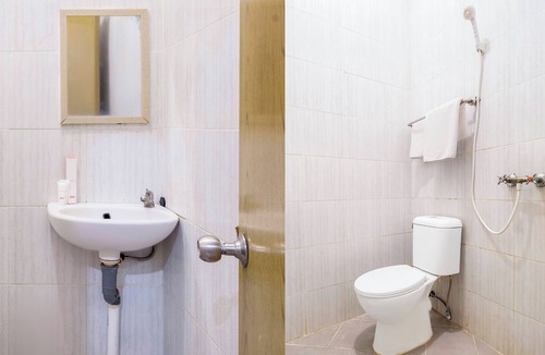 Tanjung Duren Utara Hotel | Hotel O Lontar Residence