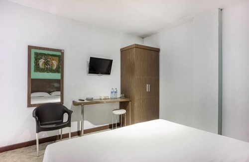 Makassar Hotel | Hotel O Makassar near Losari Beach formerly Ocean View Hotel