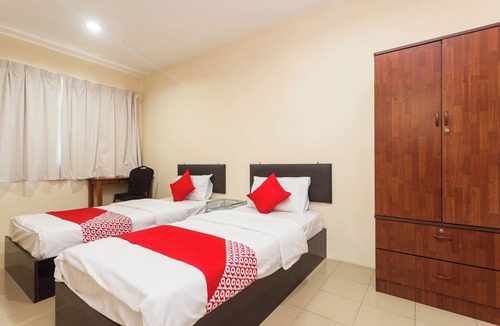 Hutan Melintang Hostel | Hotel O Melintang Hotel