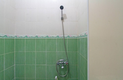 Depok Hotel | Hotel O Mirza Guesthouse Syariah