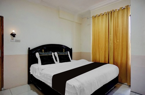 Berastagi Hotel | Hotel O near Monument Historique Berasta