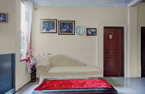 Berastagi Hotel | Hotel O near Monument Historique Berasta