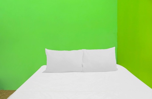 Lubuk Baja Hotel | Hotel O Penginapan Pak DheNearMall Nagoya Hill