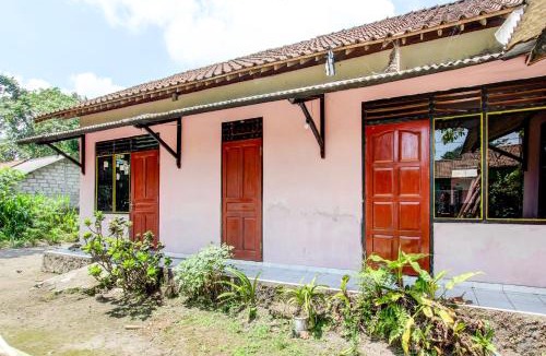 Cangkringan Hotel | Hotel O Pondok Wisata Sekar KemuningNearWonogondang Camp (Bumi Perkemahan Wonogondang)