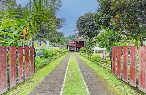 Cangkringan Hotel | Hotel O Puri Adem 86 Syariah BunkbedNearMerapi Golf Club