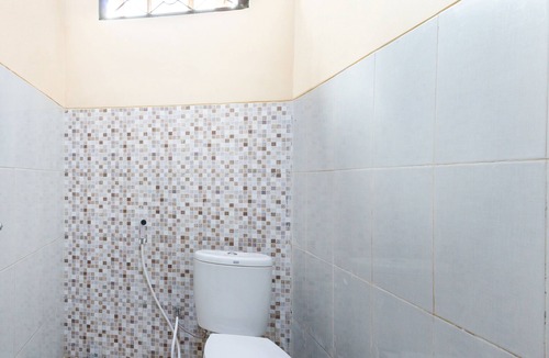 Lawang Hostel | Hotel O Safira Family Residence Syariah