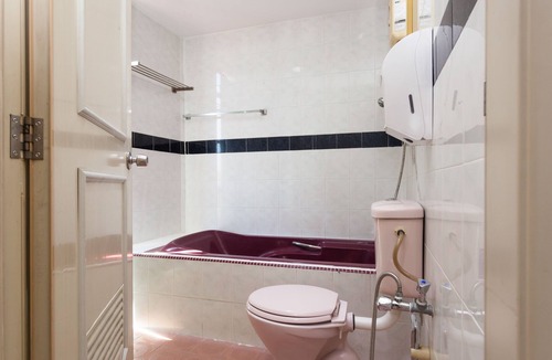 Taman Bunga Ros Hotel | Hotel O T P Hotel