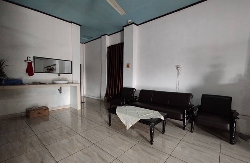 Sei Pinang Hotel | Hotel O Wisma Haji BunbunNearYani Heahlerr