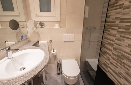 Encamp Hotel | Hotel Oros