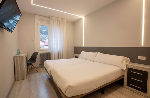 Encamp Hotel | Hotel Oros