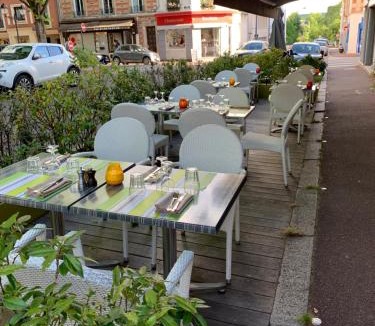 Le Vesinet Hotel | Hotel Paris Vesinet -ex Auberge des 3 Marches