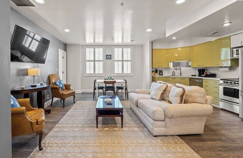 Bartlesville Apartment | Hotel Phillips