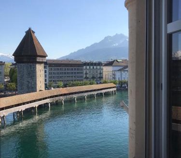 Lucerne Hotel | Hotel Pickwick and Pub "the room with a view"